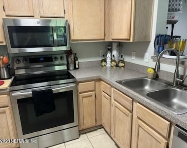 7701 Timberlin Park Boulevard - Photo Thumbnail 3
