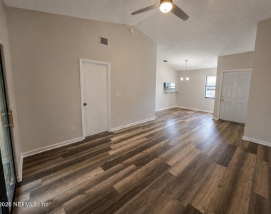 8322 Derbyshire Place - Photo Thumbnail 4