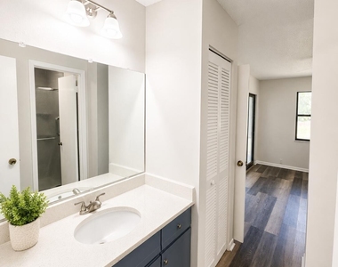 8322 Derbyshire Place - Photo Thumbnail 9