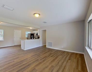 5218 Seaboard Avenue - Photo Thumbnail 4