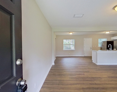 5218 Seaboard Avenue - Photo Thumbnail 1