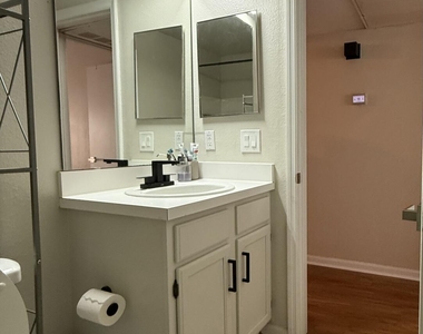 7701 Timberlin Park Boulevard - Photo Thumbnail 7