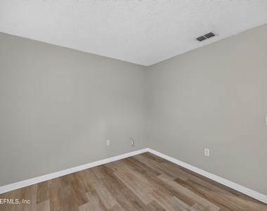 1845 Saga Court - Photo Thumbnail 27