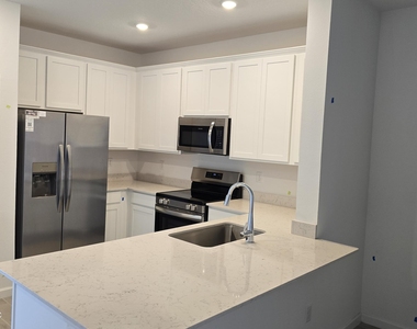 6821 Gable Grove Avenue - Photo Thumbnail 5