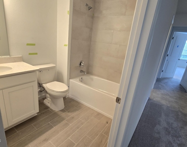 6821 Gable Grove Avenue - Photo Thumbnail 18