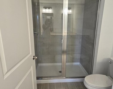 6821 Gable Grove Avenue - Photo Thumbnail 14