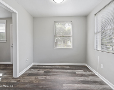 1002 Day Avenue - Photo Thumbnail 13