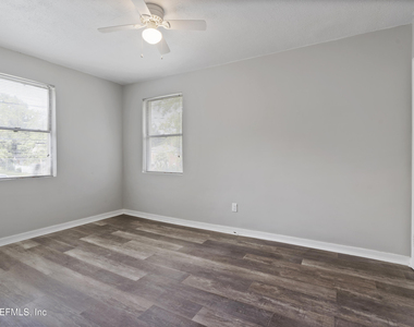 1002 Day Avenue - Photo Thumbnail 8