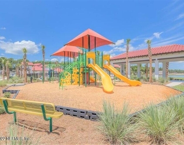 70 Cody Street - Photo Thumbnail 6