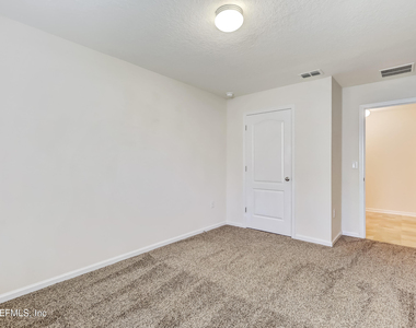 70 Cody Street - Photo Thumbnail 38