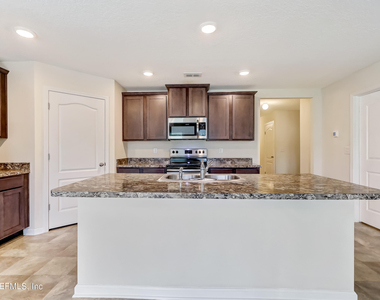 70 Cody Street - Photo Thumbnail 11