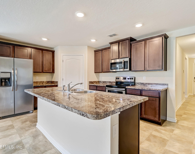 70 Cody Street - Photo Thumbnail 9