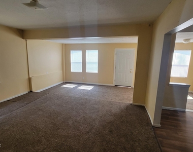2810 Venus Street - Photo Thumbnail 12