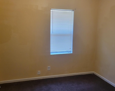 2810 Venus Street - Photo Thumbnail 6
