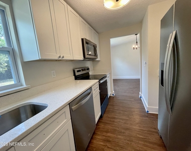 10867 Bahia Drive - Photo Thumbnail 3