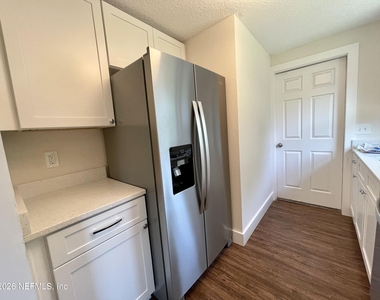 10867 Bahia Drive - Photo Thumbnail 4