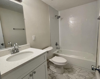10867 Bahia Drive - Photo Thumbnail 16