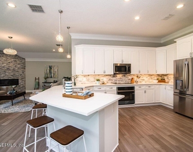 1579 Harrington Park Drive - Photo Thumbnail 7