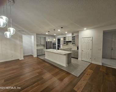 371 Heritage Oaks Drive - Photo Thumbnail 4