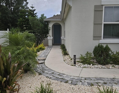 371 Heritage Oaks Drive - Photo Thumbnail 1