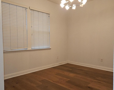 371 Heritage Oaks Drive - Photo Thumbnail 8