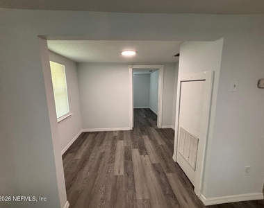 9454 Campus Avenue Avenue - Photo Thumbnail 8