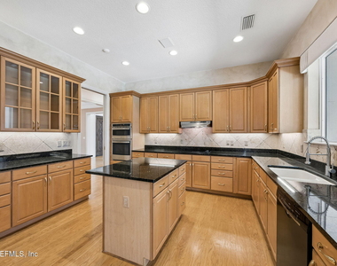 132 Lantern Wick Place - Photo Thumbnail 8