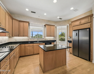 132 Lantern Wick Place - Photo Thumbnail 9