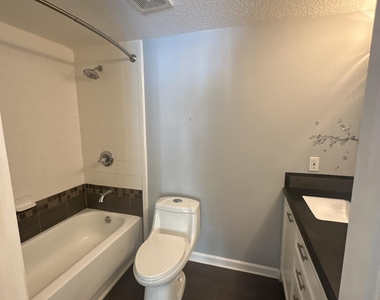 7867 Bahia Vista Court - Photo Thumbnail 10