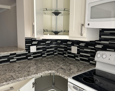 7867 Bahia Vista Court - Photo Thumbnail 28