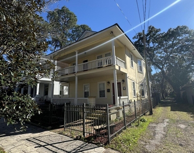 424 E 6th Street - Photo Thumbnail 18