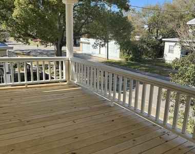 424 E 6th Street - Photo Thumbnail 14