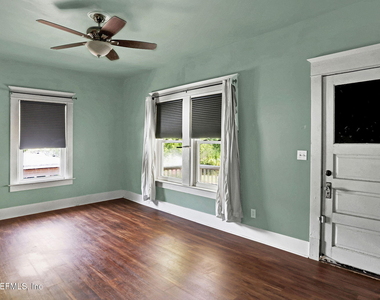 424 E 6th Street - Photo Thumbnail 33