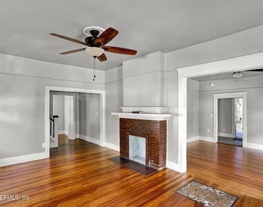 424 E 6th Street - Photo Thumbnail 3