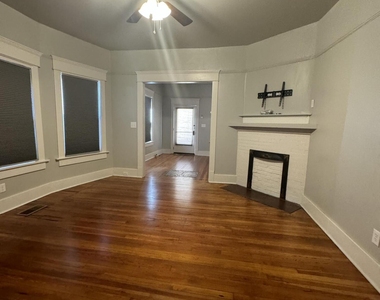 424 E 6th Street - Photo Thumbnail 5