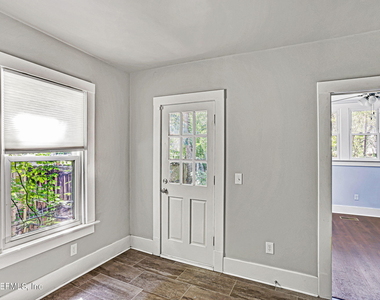 424 E 6th Street - Photo Thumbnail 13