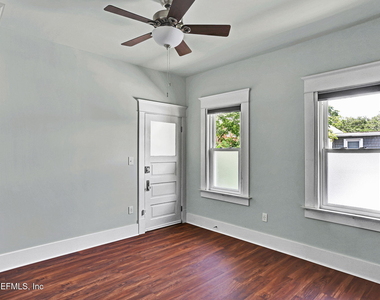 424 E 6th Street - Photo Thumbnail 32