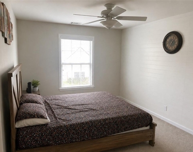 3215 Warbler Way - Photo Thumbnail 19