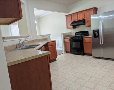 4624 Windale Drive - Photo Thumbnail 3
