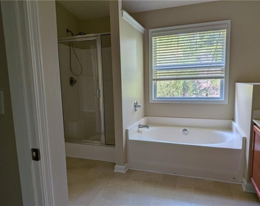 4624 Windale Drive - Photo Thumbnail 16