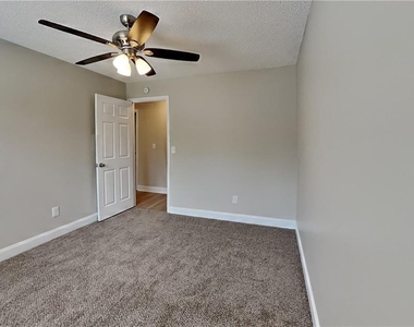 3820 Pheasant Run Trace - Photo Thumbnail 12