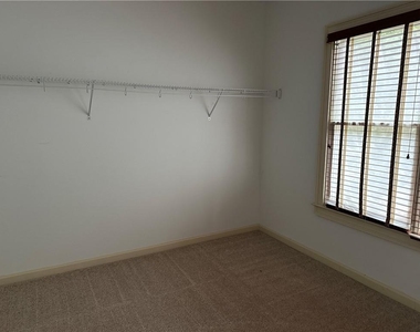 510 Lake Medlock Drive - Photo Thumbnail 40