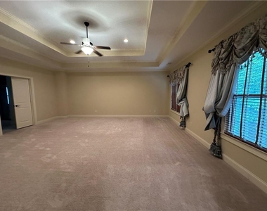 510 Lake Medlock Drive - Photo Thumbnail 33