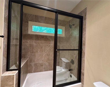 510 Lake Medlock Drive - Photo Thumbnail 28