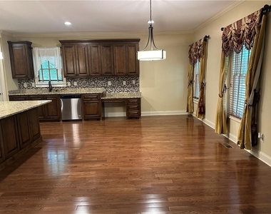 510 Lake Medlock Drive - Photo Thumbnail 19