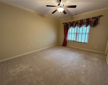 510 Lake Medlock Drive - Photo Thumbnail 41
