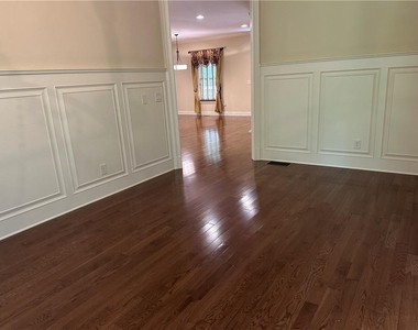 510 Lake Medlock Drive - Photo Thumbnail 7