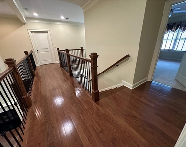 510 Lake Medlock Drive - Photo Thumbnail 49