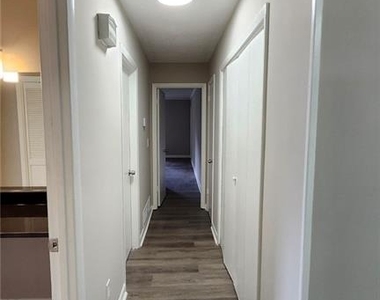 1007 Strawberry Lane - Photo Thumbnail 5