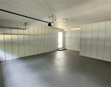 1007 Strawberry Lane - Photo Thumbnail 13